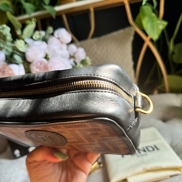 Fendi ROMA Camera bag *PRICE is FIRM* - Picture 5 of 17